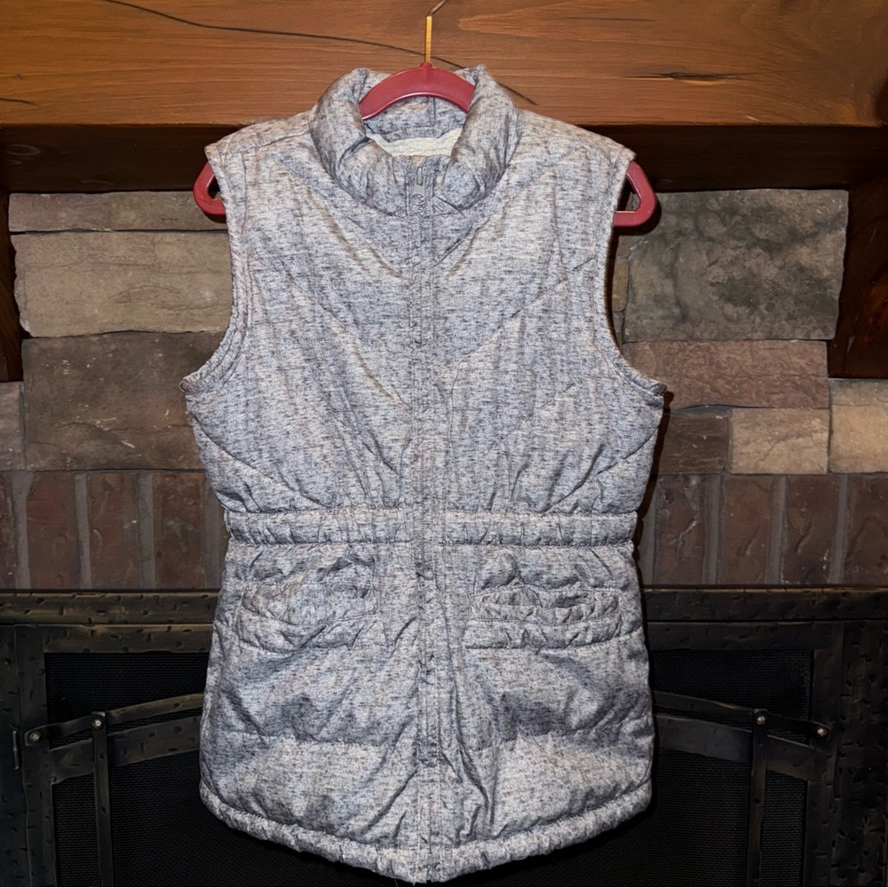 GAP Gray Sleeveless Puffer Vest with High Collar and Quilted Fabric
